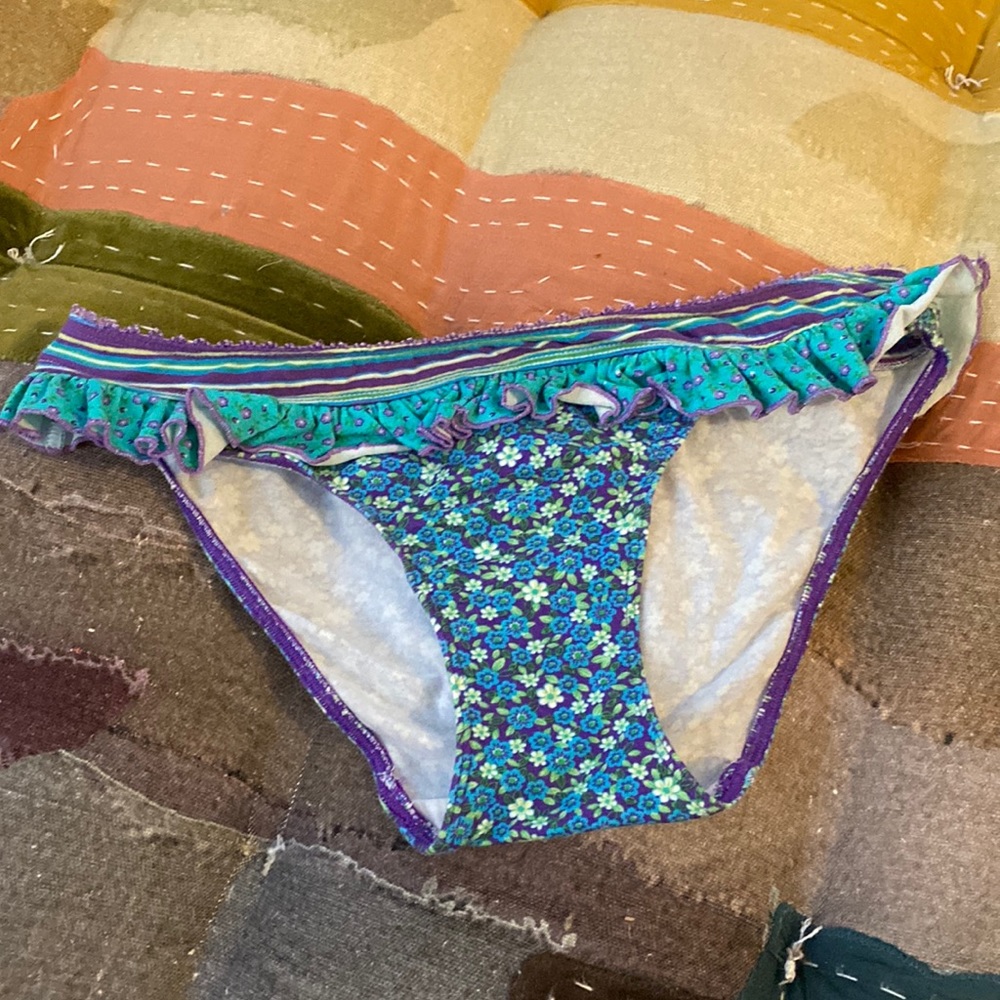 Victoria’s Secret Cute & Fun little panties, Medium floral cotton with ruffle!